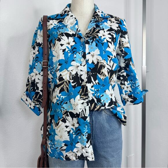 Jaclyn Smith Tops - Linen Blend Floral Button Up Shirt Size Medium Resort Top Jaclyn Smith Blue